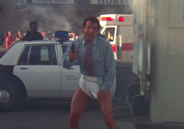 Sylvester Stallone não poupou críticas ao seu papel em “Pare! Senão Mamãe Atira” (1992). O astro chegou a declarar que foi “um dos piores filmes do sistema solar”.