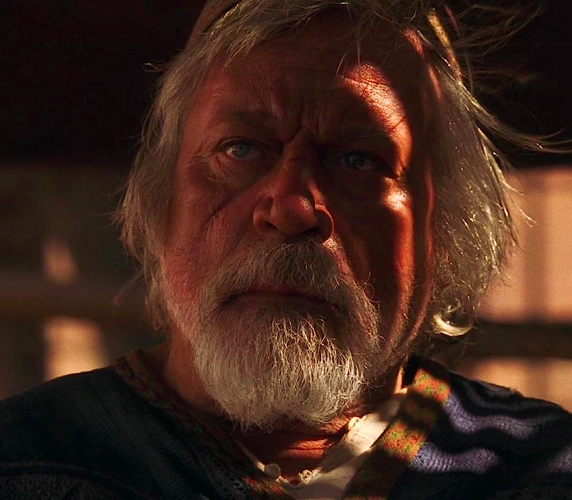 Oliver Reed, único falecido na lista, nasceu em 13 de fevereiro de 1938, em Londres, e morreu em 2 de maior de 1999, em Malta. Ele ficou famoso por seu estilo impetuoso e papéis intensos em filmes como Gladiador. Foi conhecido tanto por sua atuação quanto por seu comportamento excêntrico.