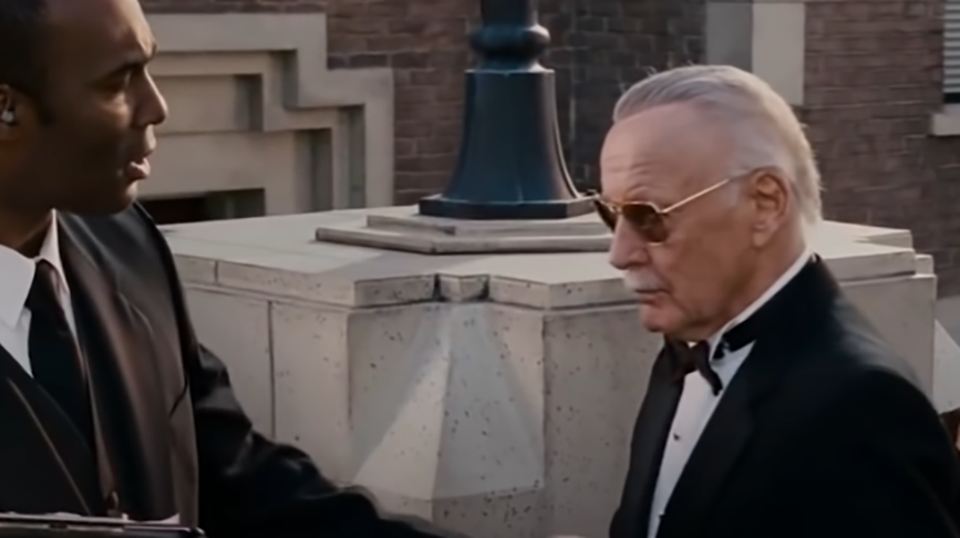 Em O Quarteto Fantástico 2 (2007), Stan Lee tenta ser penetra na festa de casamento do Senhor Fantástico com a Mulher Invisível. 