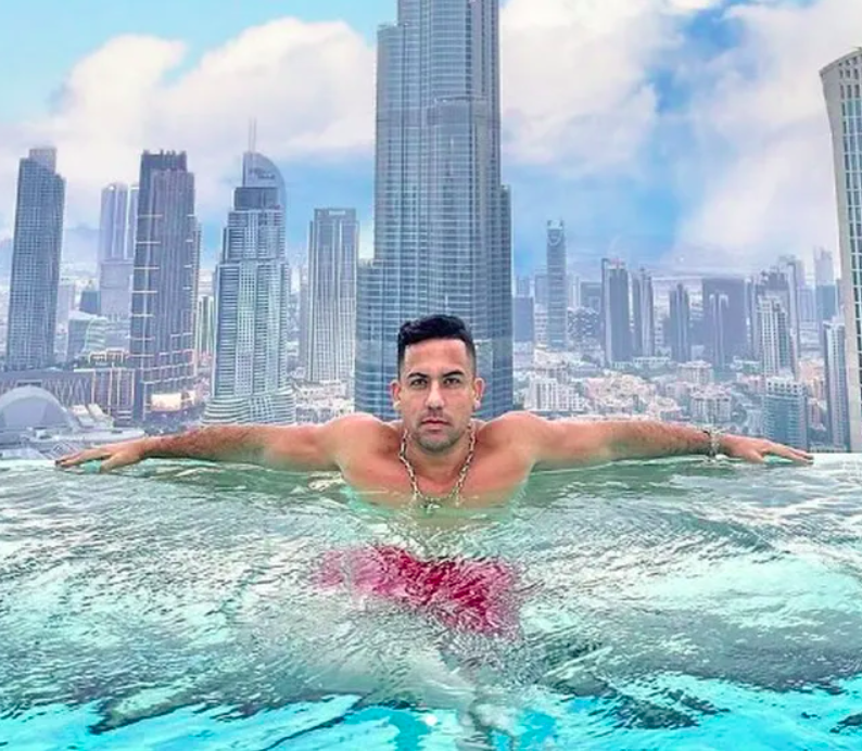 A Justiça de Alagoas, onde ele mora, constatou que a instalação da estrutura oferece risco à estrutura do prédio.