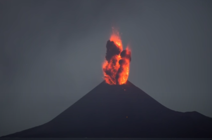 Uma preocupação na Indonésia é com o Anak Krakatoa.  Em 2018, a cratera do vulcão desabou parcialmente, após uma enorme erupção que levou a um tsunami que matou mais de 400 pessoas.