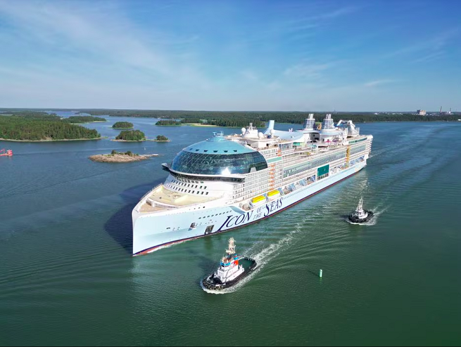 O Icon of the Seas conta com um total de 20 decks, oito “bairros” e 365 metros de comprimento.