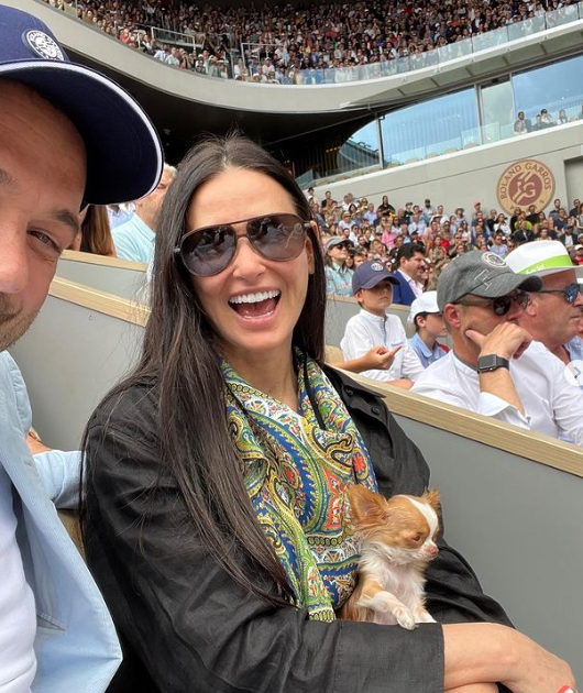 Após um período longe das grandes produções, Moore retornou ao cinema com filmes como As Panteras: Detonando (2003) e passou a focar também na produção. 