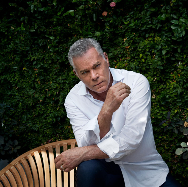 Liotta estava no país do Caribe para as gravações do filme Dangerous Waters e morreu em decorrência de problemas cardíacos e respiratórios.  