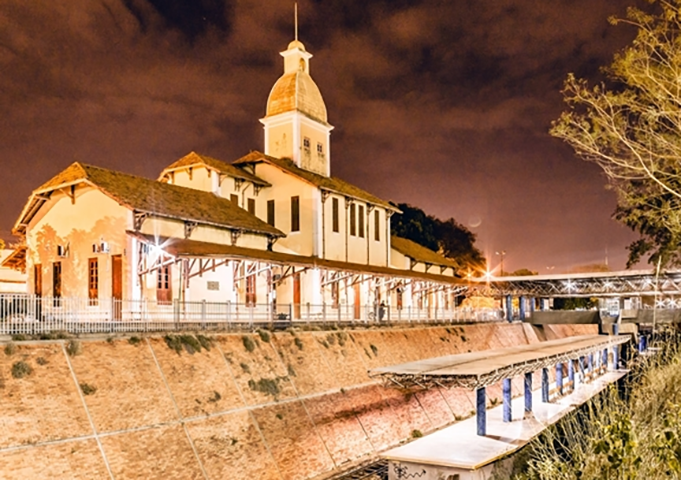 Teresina (Capital do Piauí) - Apelido: Terehell. População: 868 mil 