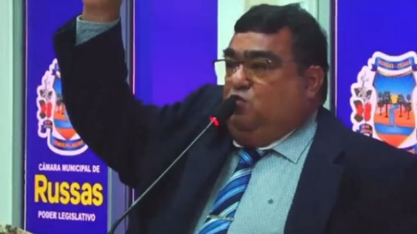 Maurício Martins em sessão plenária na Câmara de Russas