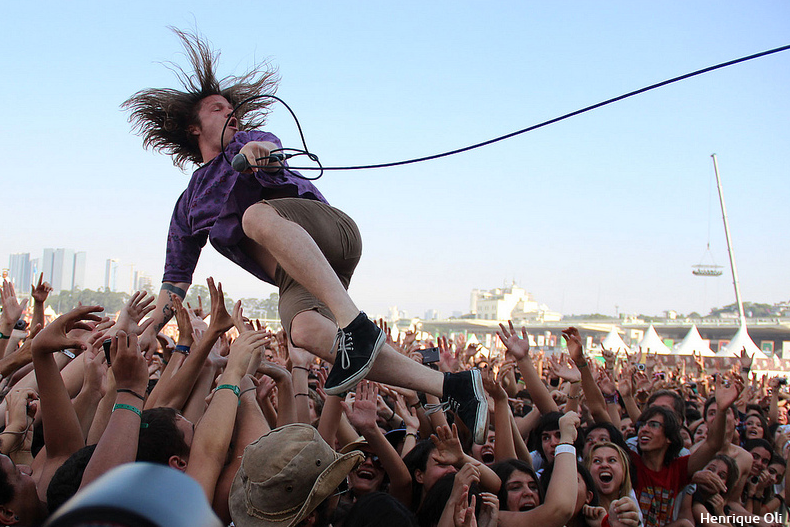 Cage The Elephant - A banda de rock dos Estados Unidos esteve no festival em 2012, 2014 e 2017. 
