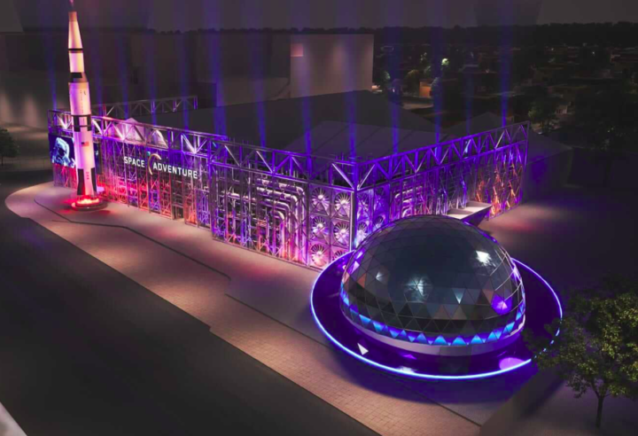 A estrutura conta com um planetário externo, que proporciona ao público uma imersão no cosmos. O espaço foi criado em parceria com o Museu da História Natural de Nova York e tem transmissão em 4k. 

