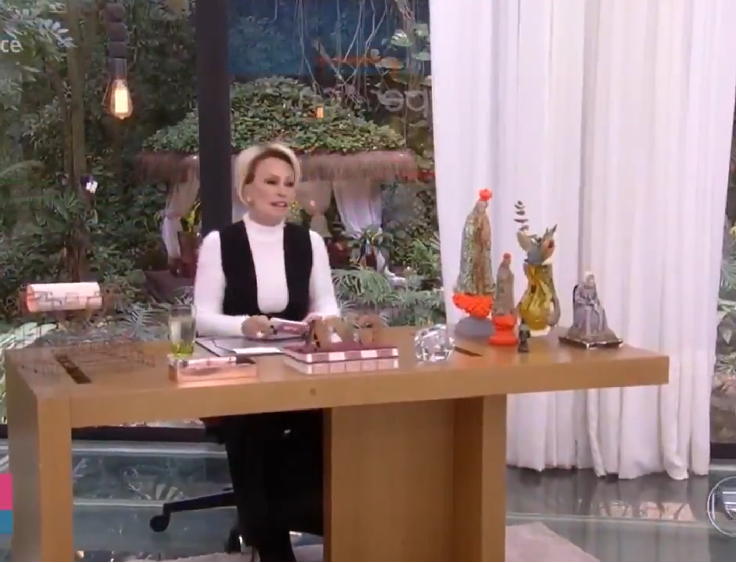 Enquanto Tati Machado trazia os acontecimentos da semana da novela, Ana Maria aproveitou para criticar o excesso de reviravoltas da trama: “Terra e Paixão está virando um thriller [suspense], né? Matam gente todo dia”.