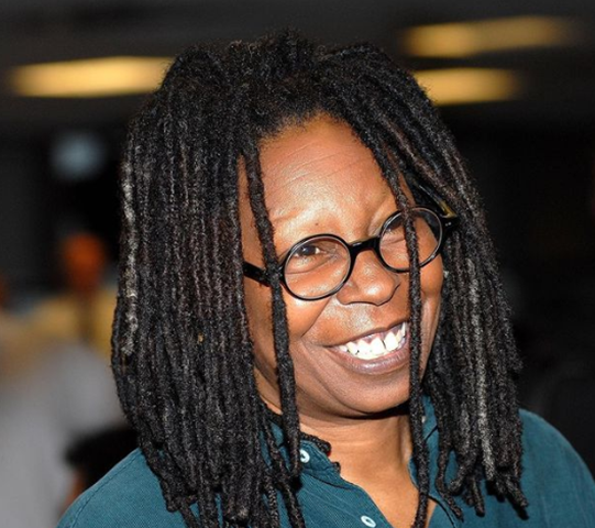 Whoopi Goldberg - Atriz americana, nascida em 13/11/1955 em Nova York, se chama Caryn Elaine Johnson.  Ela tinha problema de flatulência e por isso recebeu o apelido de Whoopi (referência a whoopee cushion, almofada de brinquedo que solta pum). O sobrenome artístico é de origem materna.