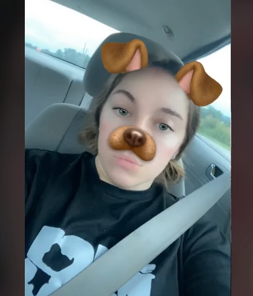 De acordo com informações do New York Post, Rowles recebeu mordidas do animal por diversas partes de seu corpo. O caso aconteceu na Pensilvânia, EUA.