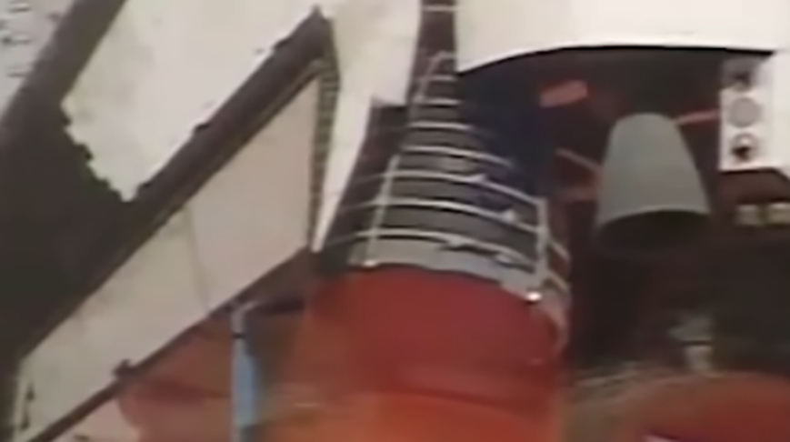 Na reentrada na atmosfera, o calor causado pela fricção com a atmosfera penetrou na asa esquerda e destruiu sua estrutura. A temperatura atingiu 1.400ºC e os sensores eletrônicos foram destruídos. 