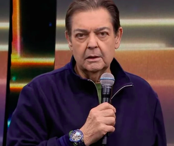 Depois de receber o rim, Faustão chegou a ficar 45 dias internado até que sua saúde se estabilizasse e ele pudesse voltar para casa.