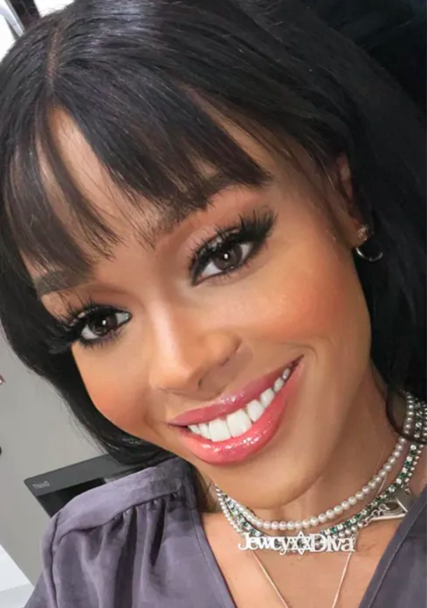 Em 2012, o EP “1991” da rapper foi citado pela revista TIME como um dos melhores álbuns do ano.