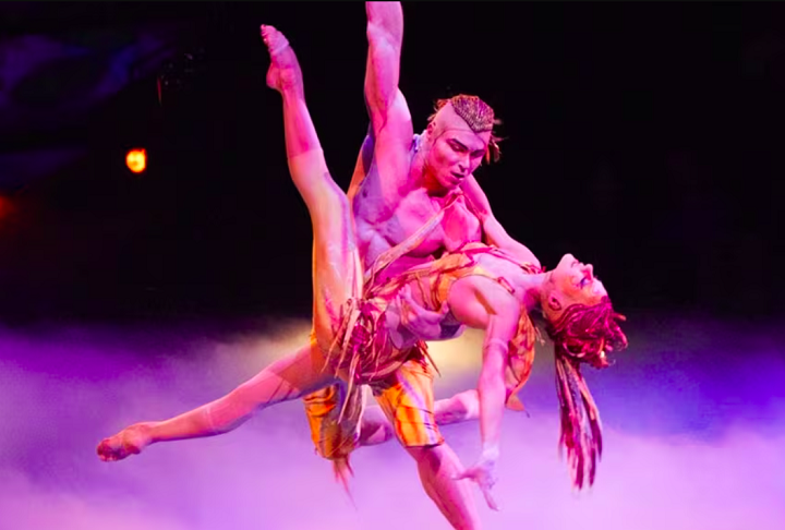 Outro exemplo, “Mystère”, é um show inteiramente inspirado na mitologia egípcia.