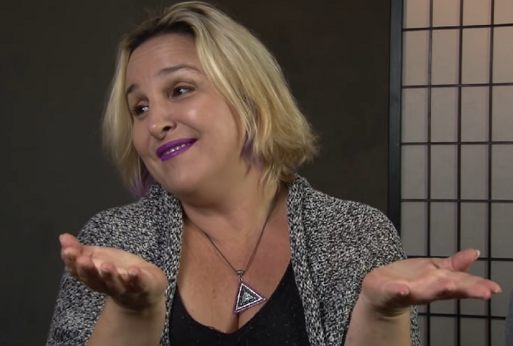 No original, de 1994, Nala é dublada por Roberta Madruga, na versão jovem, e por Carla Pompílio (foto), na versão adulta.