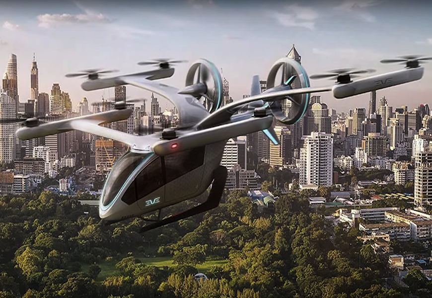 Segundo o comunicado do banco, os primeiros protótipos do eVTOL terão capacidade para transportar quatro passageiros e mais o piloto. A autonomia de voo dos primeiros modelos é de 100 quilômetros 