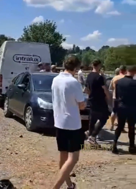 Uma seguidora achou boa a ideia do belga e comentou: “Às vezes as pessoas precisam de um choque de realidade”. E você, teria coragem?