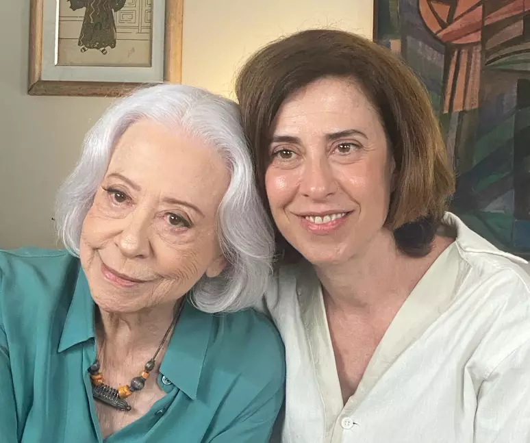 Atriz, escritora e roteirista, Fernanda Torres nasceu em 15 de setembro de 1965, no Rio de Janeiro. Ela é filha de dois ícones do teatro e da televisão brasileira: a atriz Fernanda Montenegro (foto) e o diretor Fernando Torres.
