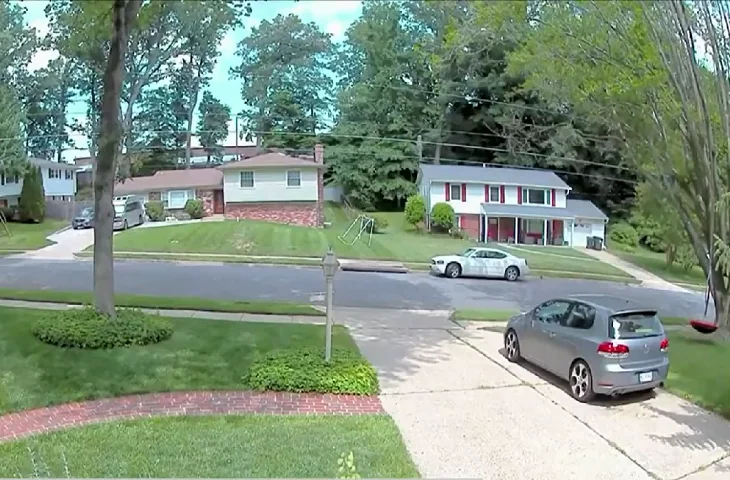 Vídeos de moradores de diferentes cidades de Washington DC registrando o estrondo dos caças, conhecido como sonic boom, circularam pela internet.