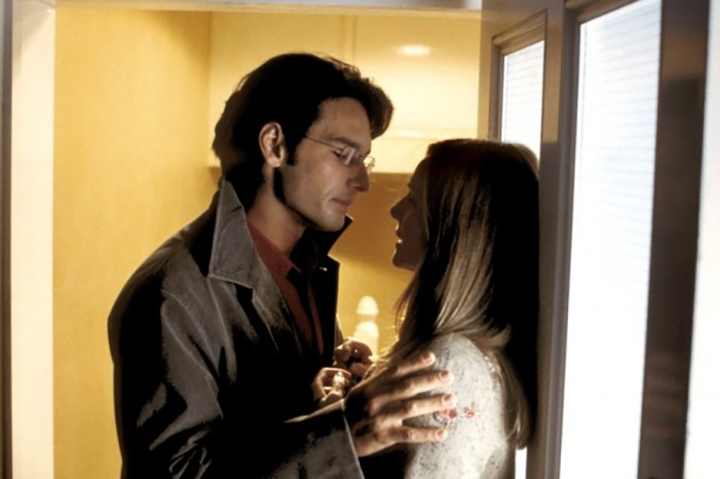 No mesmo ano de 2003, fez parte do elenco de Simplesmente Amor, contracenando como par romântico com Laura Linney. 
