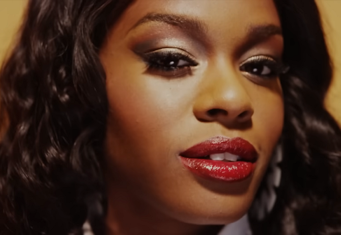 Se ela quiser nos ajudar, ela calará a boca e deixará a nova vanguarda das mulheres negras surgir, em vez de roubar de nós, declarou Banks em 2016, em referência ao disco “Lemonade”, lançado por Beyoncé.