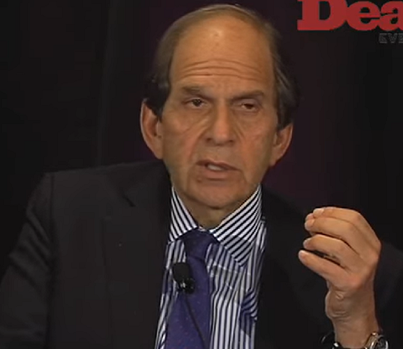 Bruce Wasserstein foi um banqueiro, presidente do banco Lazard, empresário e escritor americano de investimentos, além de dono da New York Magazine.