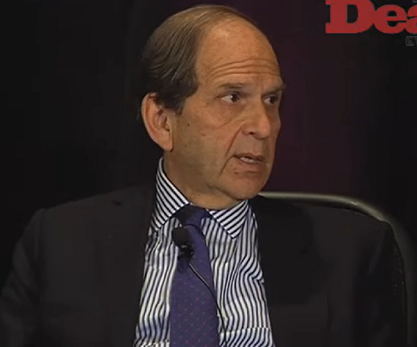 Não bastasse a confusão com McCarthy, Wasserstein ainda era casado quando morreu e tinha outras três ex-esposas.