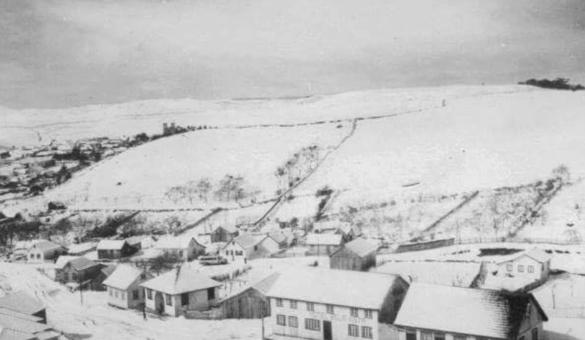 O Brasil, por ser um país de clima tropical, não costuma ter neve. Mas a Região Sul, mais fria, já foi atingida por tempestades de neve. E o estado de Santa Catarina é referência nesse assunto.  