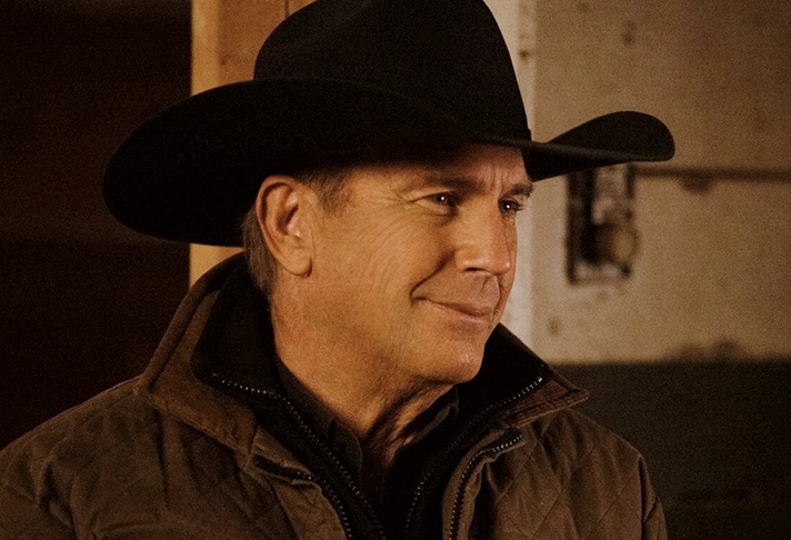 Kevin Costner era protagonista de Yellowstone desde a estreia da série, em 2018, mas deixou a produção na 5ª temporada devido a conflitos nos bastidores com o criador Taylor Sheridan. 