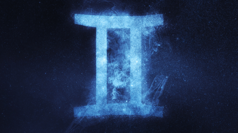 As pessoas de Gêmeos estão sempre em busca de novidades e, por isso, têm dificuldade para se fixar em algo específico (Imagem: Allexxandar | Shutterstock)