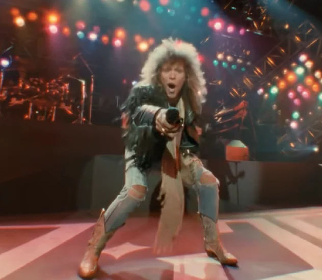 Esse hit da banda americana de rock Bon Jovi foi lançado como o segundo single do álbum Slippery When Wet, em 1986. A música fez tanto sucesso que chegou ao topo da lista das 100 Melhores Músicas dos Anos 80 do canal de vídeos VH1.