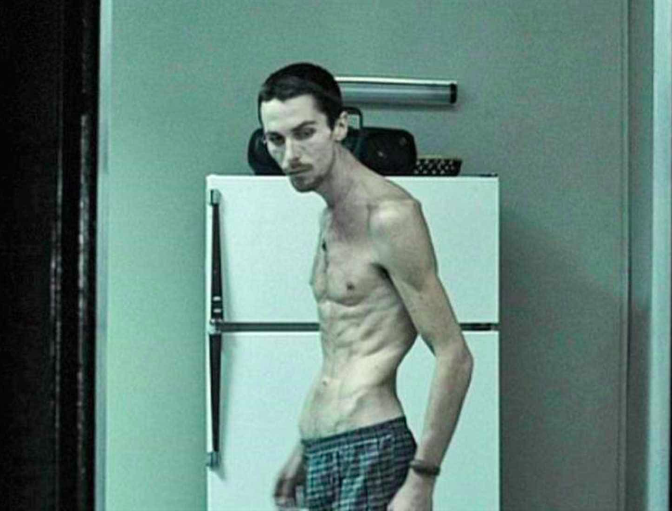 Foi no filme “O Operário”, de 2004. Bale encarou um dos maiores desafios de sua carreira e emagreceu incríveis 29 quilos em 4 meses para o papel! Alguns boatos dizem que os produtores precisaram controlar o ator para que ele não prejudicasse sua saúde. 