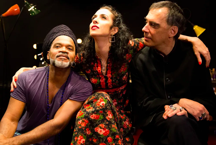 Em 2002, Brown integrou, ao lado de Marisa Monte e Arnaldo Antunes, o grupo Tribalistas, que fez um grande sucesso comercial.