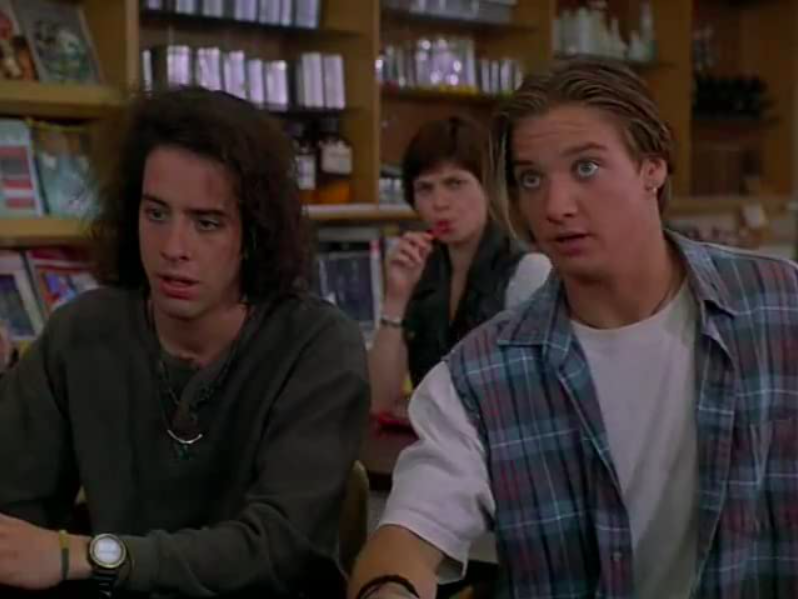 A estreia de Jeremy Renner nos cinemas foi em 1995, quando ele interpretou um estudante fracassado na comédia “Heróis por Acaso”.
