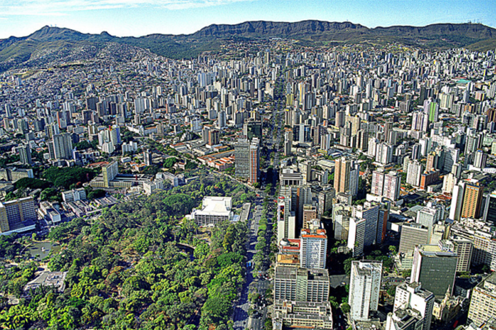 3º) Belo Horizonte (MG) - R$ 13,6 bilhões; população: aproximadamente 2,3 milhões de pessoas.