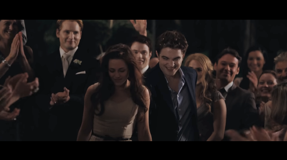 A Saga Crepúsculo: Amanhecer - Parte 1 (2011) - Na primeira metade do fim da saga, os protagonistas Bella (Kristen Stewart) e Edward (Robert Pattinson) vão para o Rio de Janeiro passar a lua de mel.