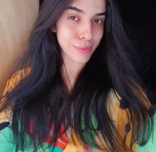 Uma vitória importante para Thaís. Estou aliviada, espero que dê certo, publicou a mãe da jovem nas redes sociais.