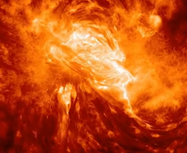 O professor esclareceu que essa supertempestade já aconteceu uma vez, em 1859, mas tem um porém: “É a primeira vez na história da humanidade que houve uma interseção do aumento da atividade solar com a nossa dependência da internet”, disse.