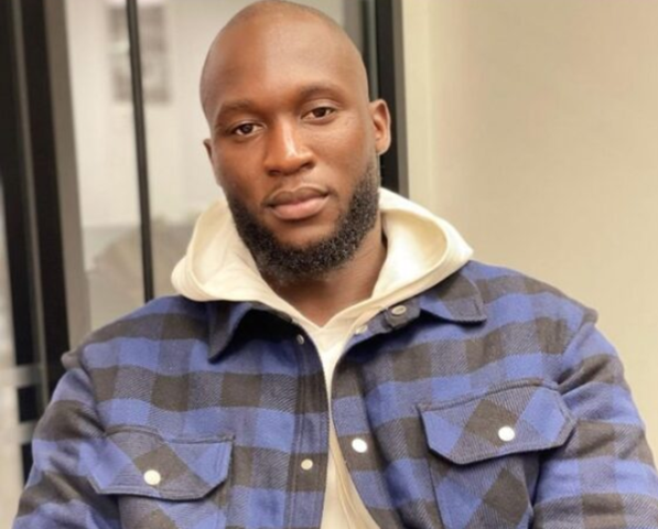 Além do holandês, Lukaku fala francês, inglês, espanhol e português. Ele também arranha no alemão e no dialeto de sua família do Congo.