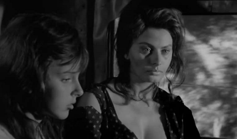 Depois de ser contratada pela Paramount Pictures, em 1957, e se lançar internacionalmente, Loren conquistou um Oscar de melhor atriz por sua atuação em Duas Mulheres (1962).