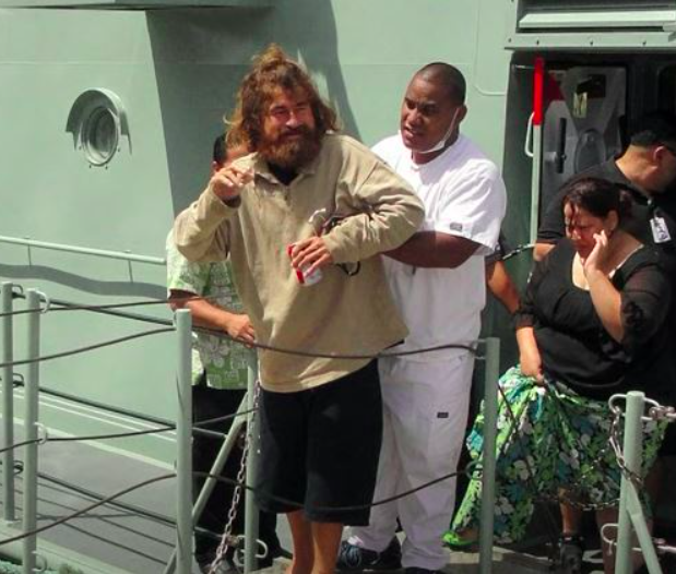 Em janeiro de 2014, um incidente ainda mais impressionante foi relatado. O salvadorenho José Salvador Alvarenga foi resgatado nas Ilhas Marshall após sobreviver cerca de 13 meses em alto mar.