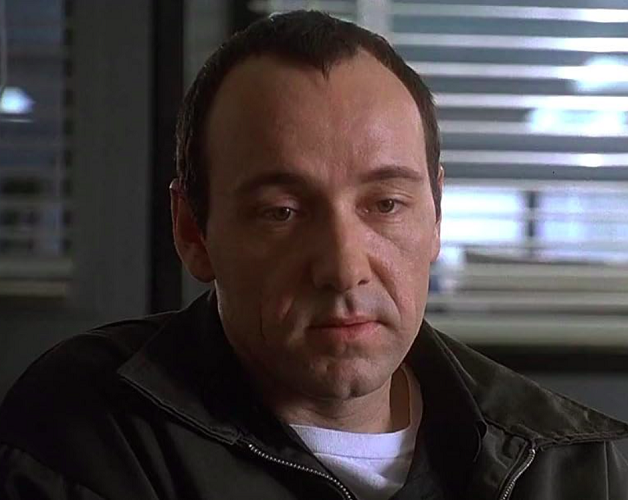 Spacey é conhecido por suas atuações em uma variedade de filmes aclamados, incluindo Os Suspeitos (1995), “Seven: Os Sete Crimes Capitais” (1995) e Beleza Americana (1999).