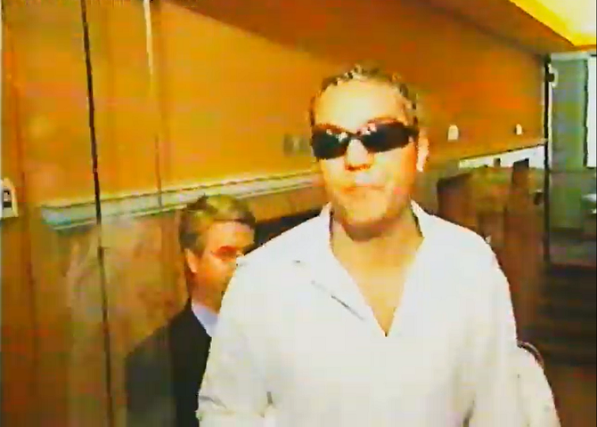 Em 2006, ele passou para o regime semiaberto e, em 2008, conseguiu liberdade condicional por já ter cumprido um terço da pena e por bom comportamento. Em março de 2010, a Justiça, enfim, concedeu liberdade total ao cantor.
