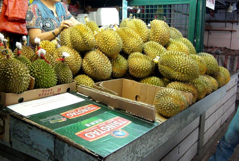 A fruta é tão fedorenta que existem placas de proibido durian em alguns locais de cidades da Ásia. 