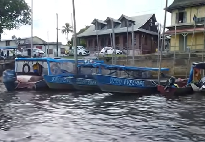 E o número de brasileiros vivendo na Guiana não para de crescer. Em 2021, eram 82.500 brasileiros morando por lá.