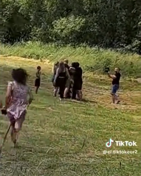 Baerten explicou que a ideia mirabolante surgiu com o propósito de “dar uma lição” em parentes e amigos.Ele ainda contou com a ajudinha da esposa e dos filhos para executar o plano.