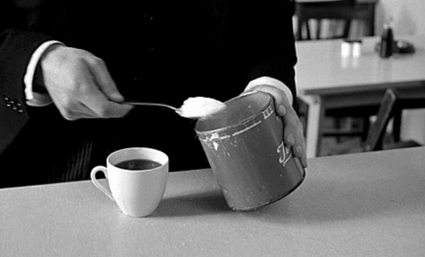 A alulose é um dos adoçantes menos conhecidos.  E um monossacarídeo semelhante à frutose, mas com a vantagem de ter poucas calorias — cerca de 0,2 a 0,4 kcal por grama, contra 4 kcal do açúcar comum.
