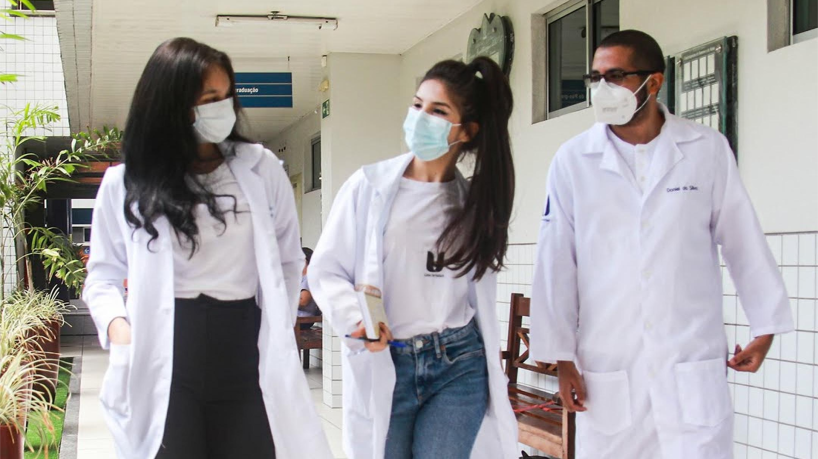 Consultar as avaliações do MEC para os cursos de medicina no Brasil é um passo importante antes de decidir onde estudar 