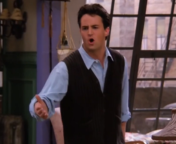 Seu personagem, Chandler Bing, ficou conhecido por seu humor sarcástico e piadas ácidas, e rapidamente se tornou um favorito do público, consolidando Perry como uma estrela global.
